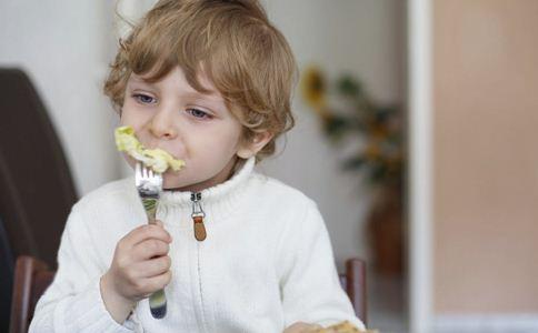 孩子感冒鼻塞吃什么药 孩子感冒不能吃什么？