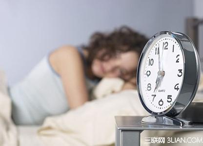 女孩经常熬夜的危害 女生熬夜会平胸吗