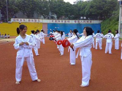 女孩子学习跆拳道的好处