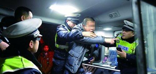 未系安全带怎么处罚 被拍未系安全带怎么处罚