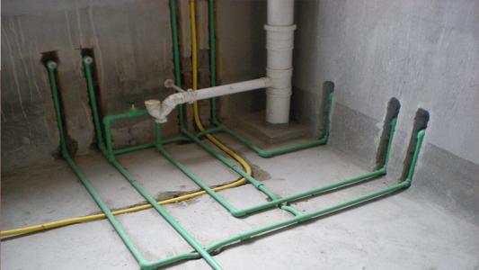 家装水路施工图 家装水路施工开槽方法 冷热水管开槽方式大不同
