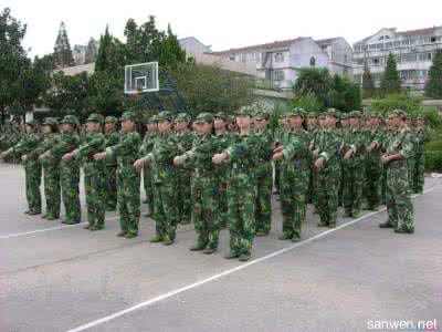 小学生军训感想 学生军训生活心得感想