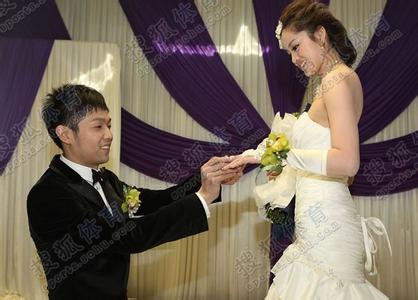 订婚新郎致辞简单大方 订婚宴新郎父亲致辞范文