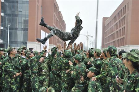 军训开幕式学生发言稿 军训开幕式优秀学生发言稿