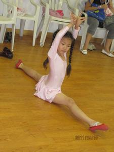 新疆舞蹈入门基本动作 儿童舞蹈入门基本动作视频